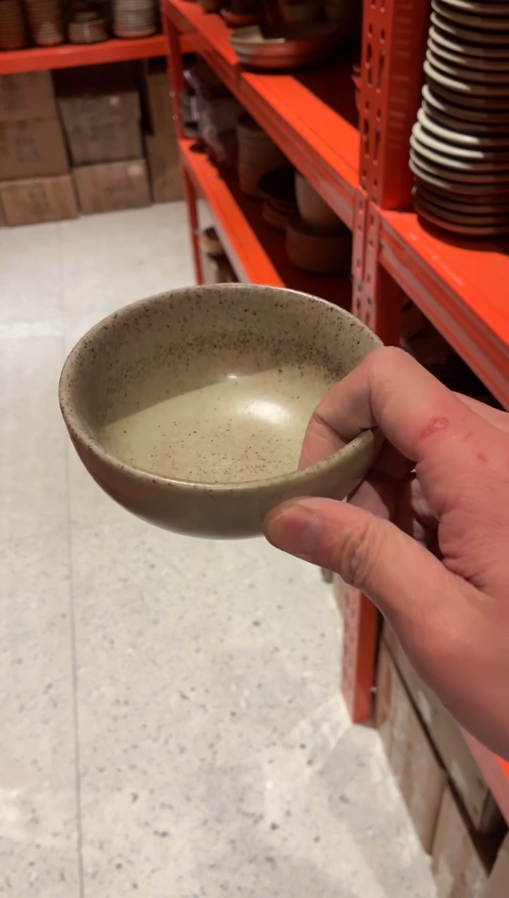 瓷片H****吖608燕麦色小碗1个