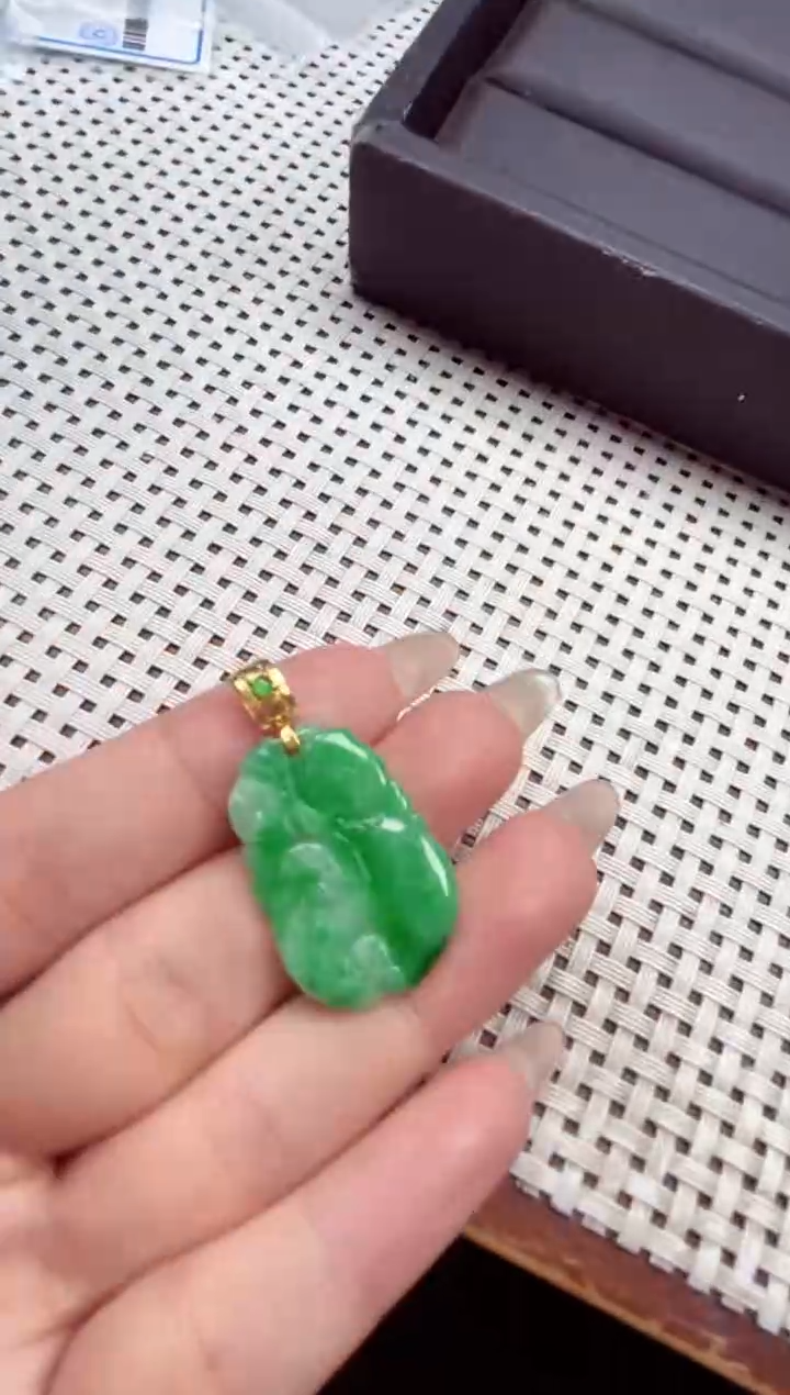 【闪购商品】翡翠颈饰18K金镶嵌颈饰