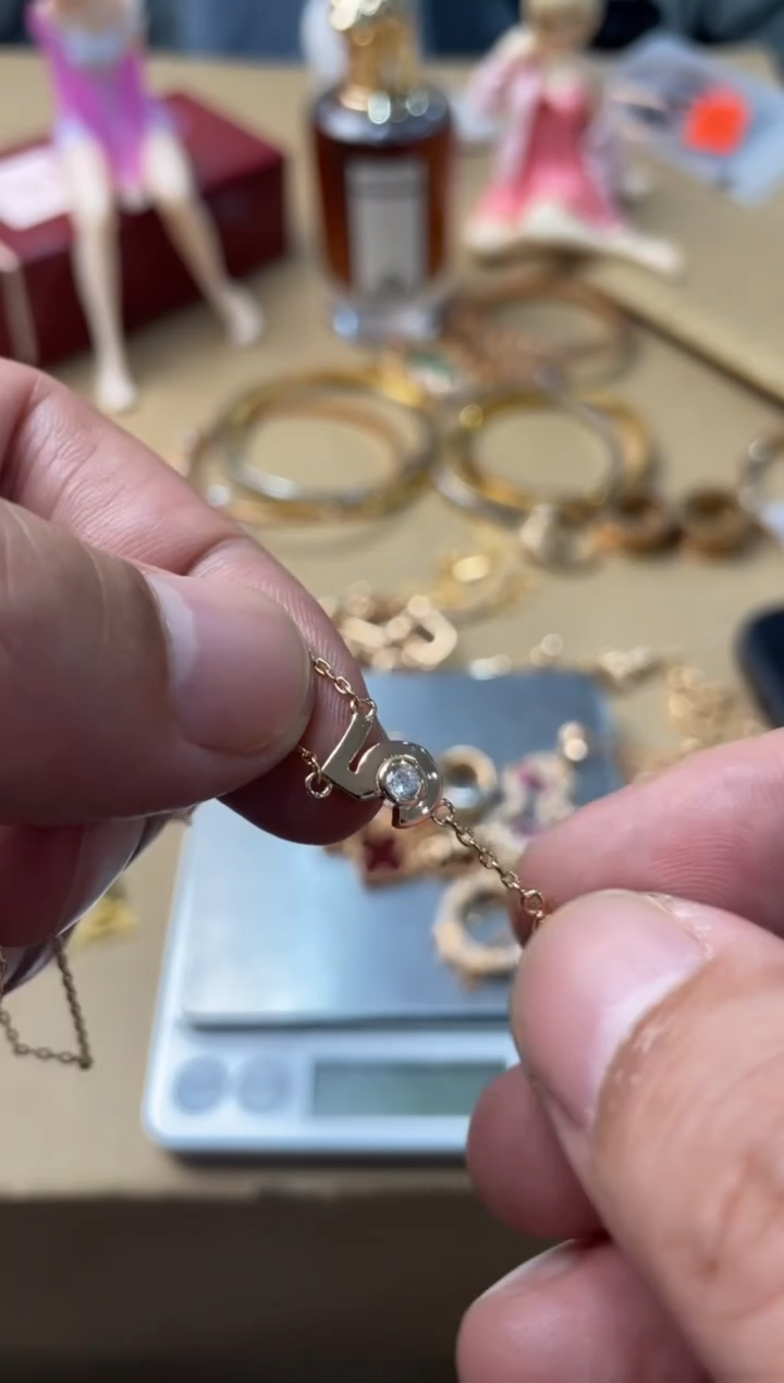 瓷片嘉荣当康大姐fu的总铺