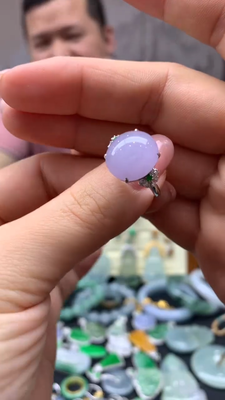 【闪购商品】翡翠戒圈18K金镶嵌32-天然翡翠