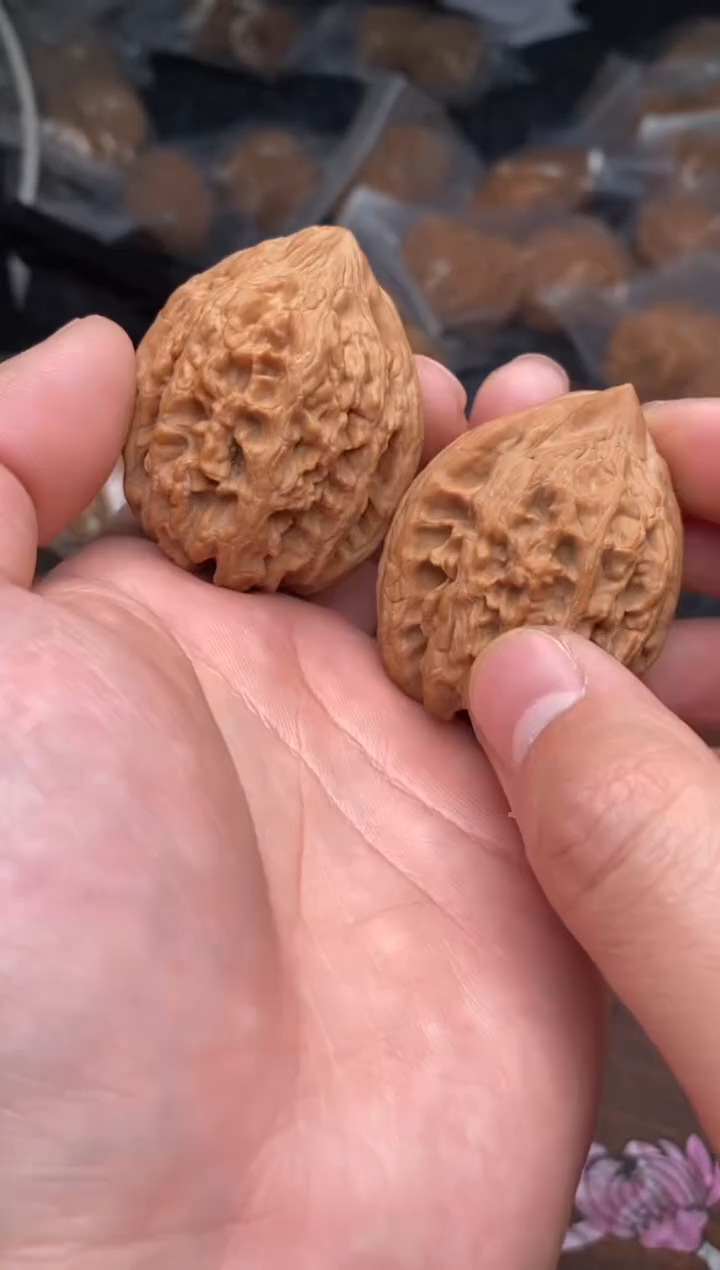 【闪购商品】文玩核桃把件G169号37尺大沽石