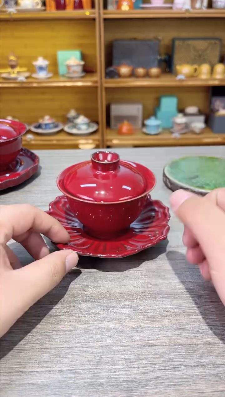 【闪购商品】红小两才花花瓣壶承