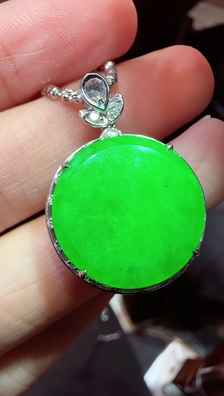 【闪购商品】翡翠颈饰18K金镶嵌无事牌