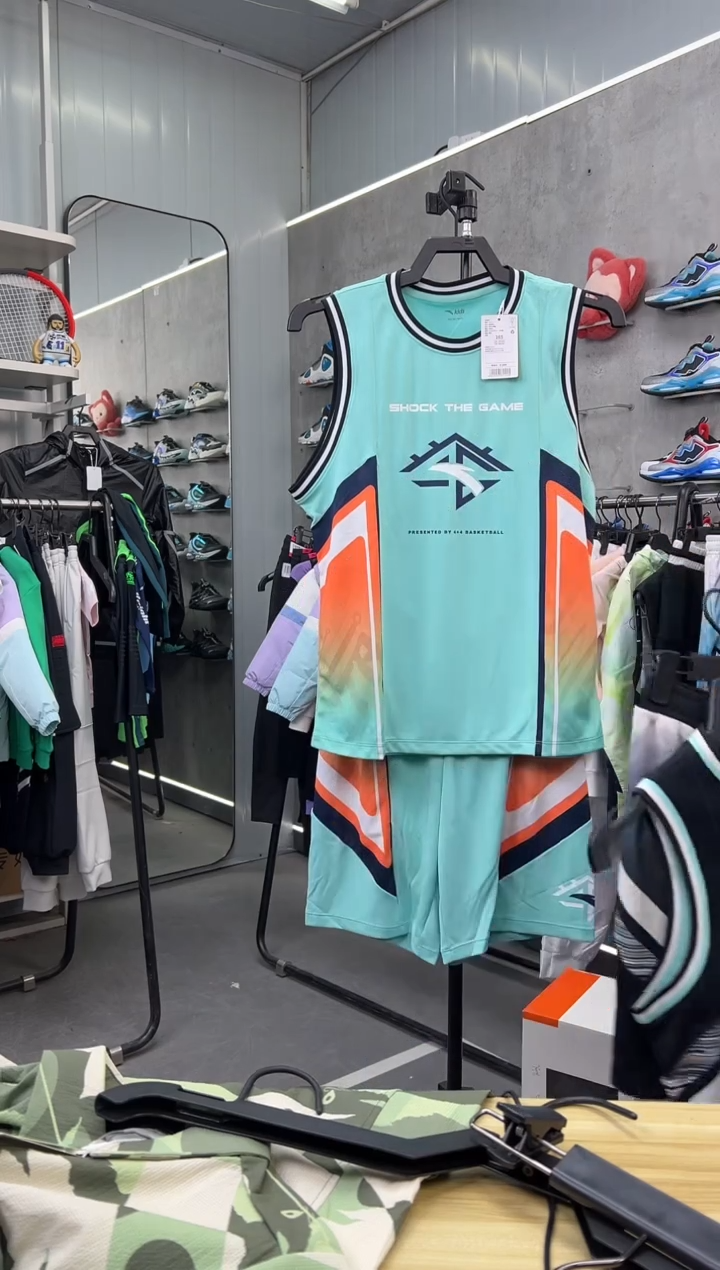 安踏儿童衣服尺码 ：130