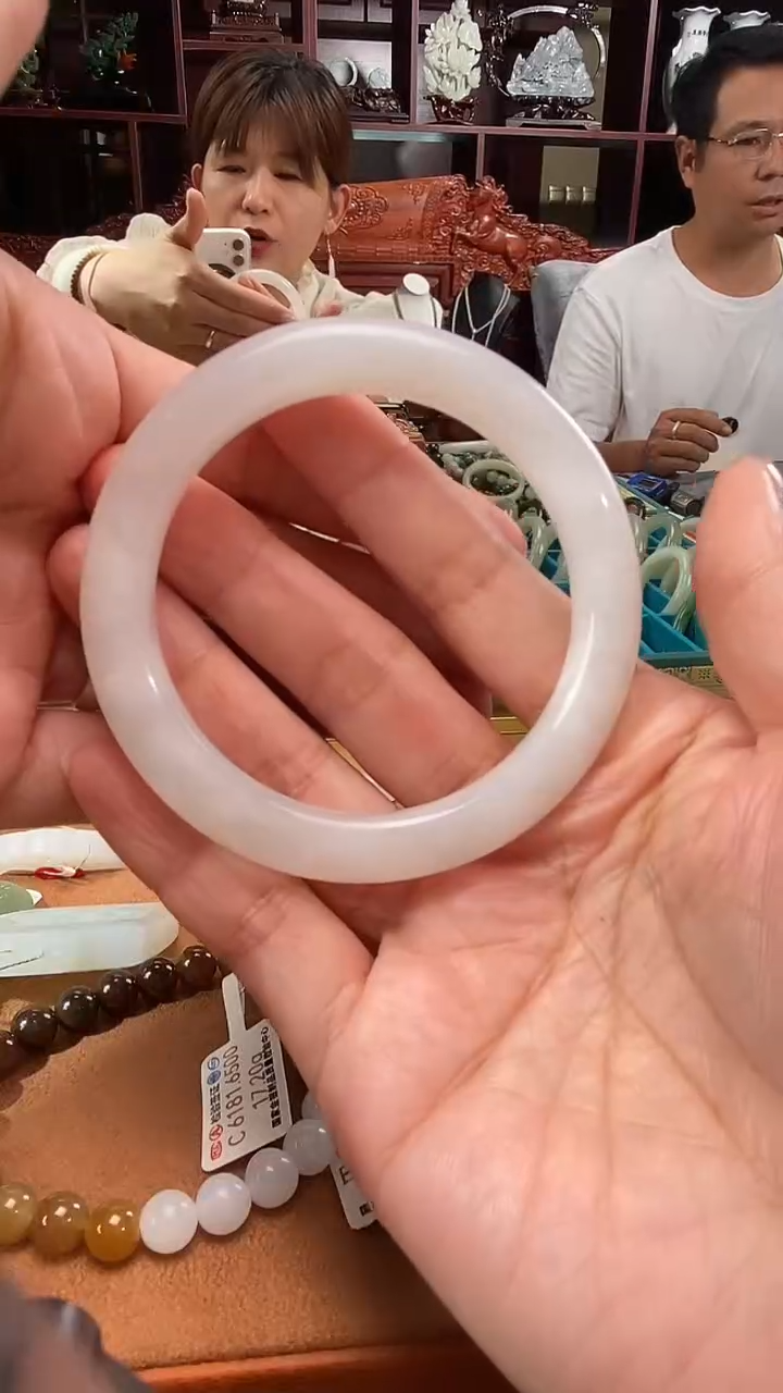 未镶嵌手镯和田玉和田玉手镯56圈口