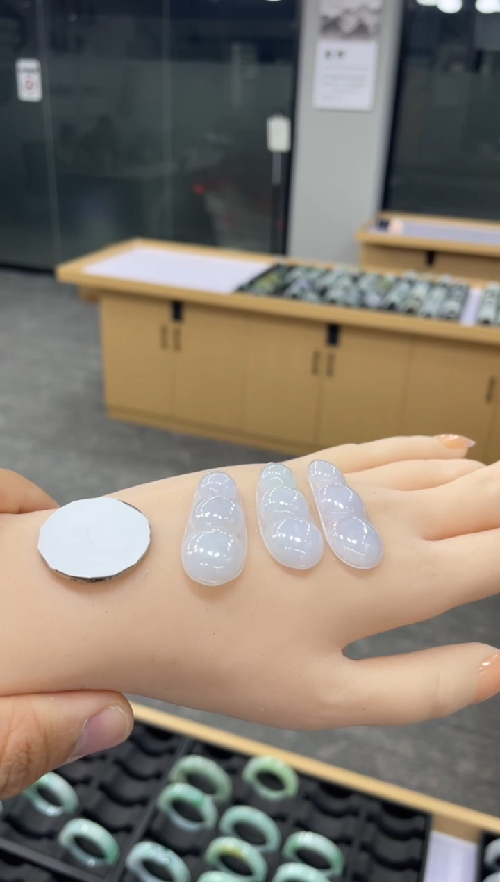 吊坠(不含链)未镶嵌翡翠四季豆吊坠/多样性发其一