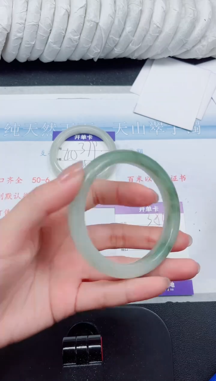 【闪购商品】石英质玉手镯未镶嵌380#58.4