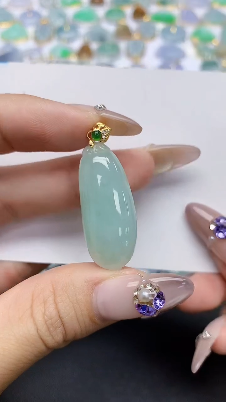 翡翠未镶嵌颈饰天然翡翠A货