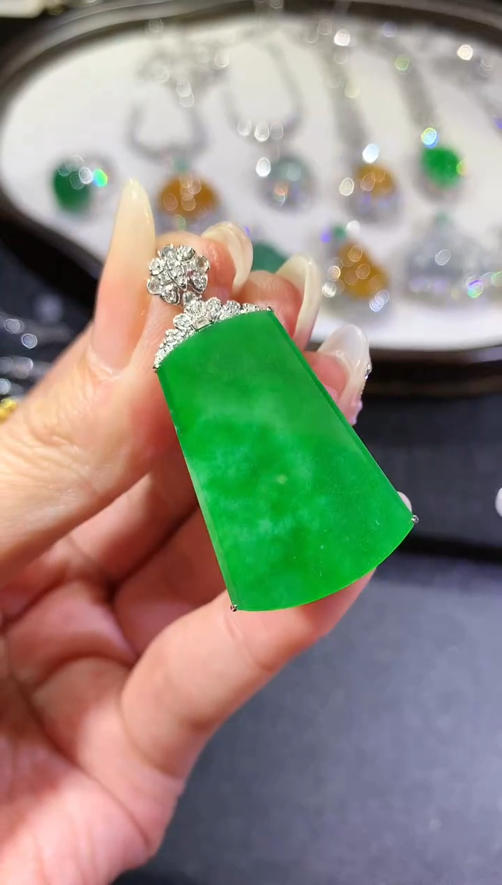 【闪购商品】翡翠吊坠(不含链)18K金镶嵌129（无鉴赏