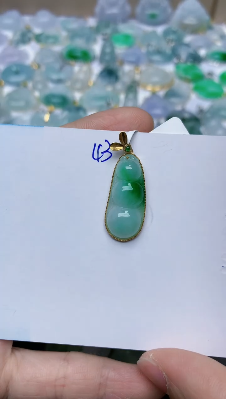 【闪购商品】翡翠颈饰18K金镶嵌天然翡翠A货    