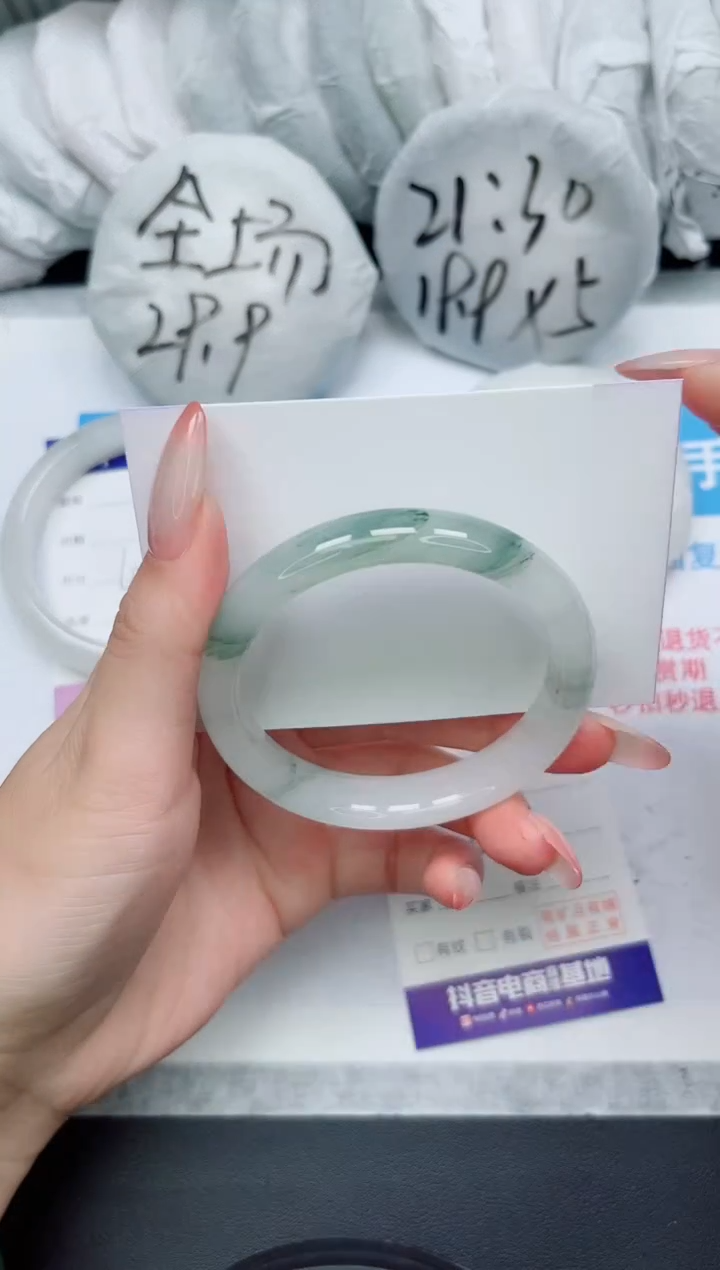 【闪购商品】石英质玉手镯未镶嵌248