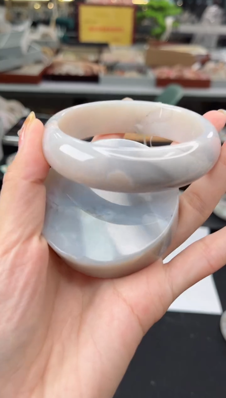 【闪购商品】石英质玉手镯未镶嵌62圈口（不退不换）1451433