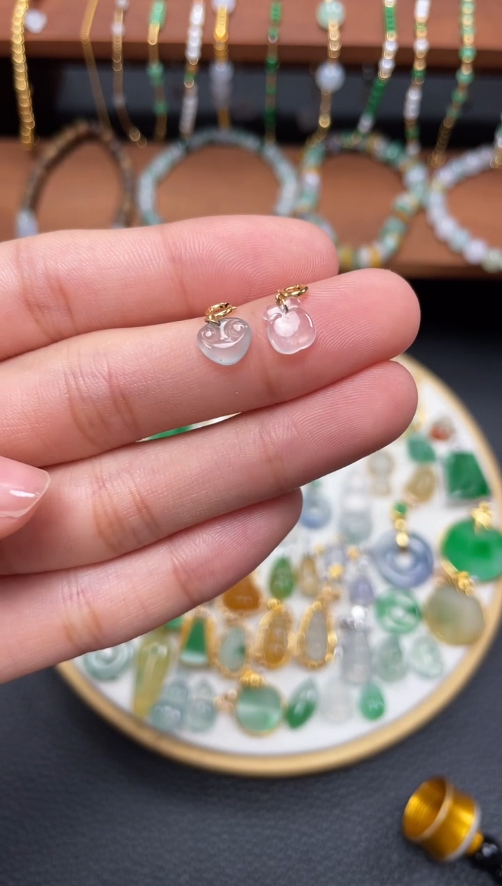 【闪购商品】翡翠吊坠(不含链)18K金镶嵌2个  JK486