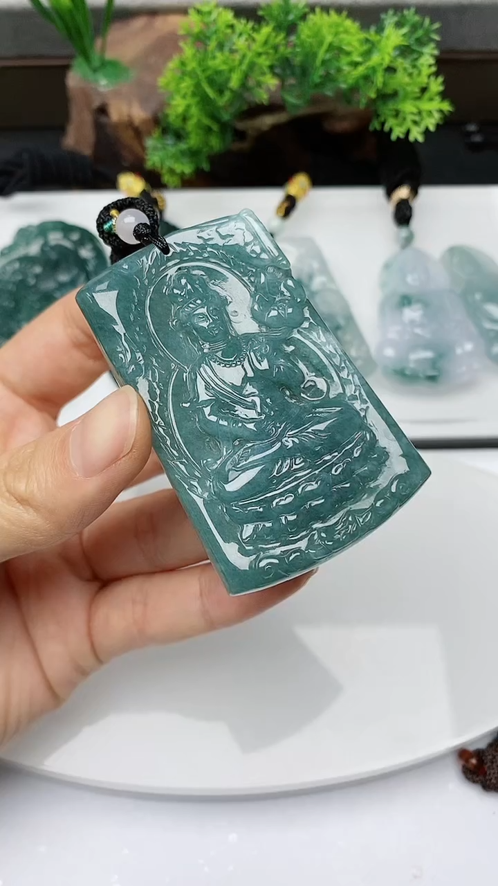 【闪购商品】翡翠颈饰未镶嵌