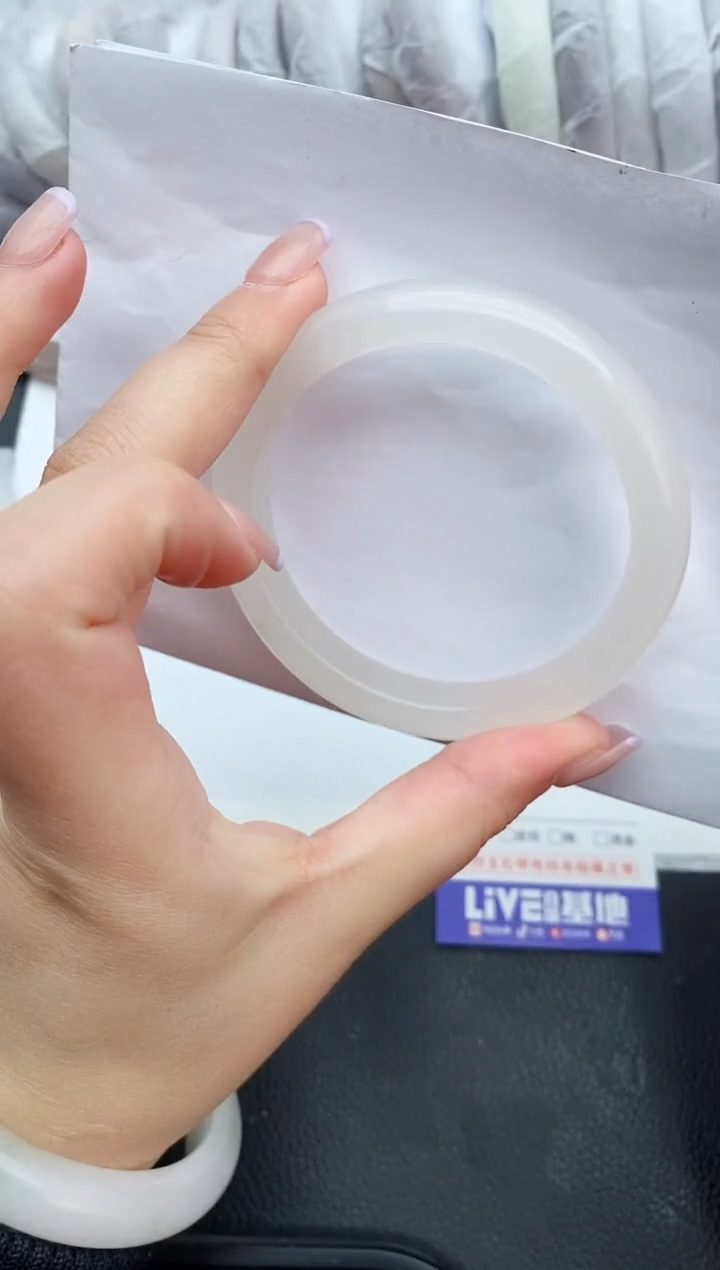 【闪购商品】石英质玉未镶嵌手镯23+59/60