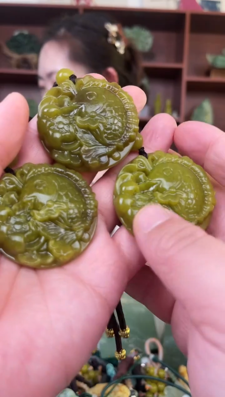 未镶嵌蛇纹石玉颈饰多样性发货拍一发一