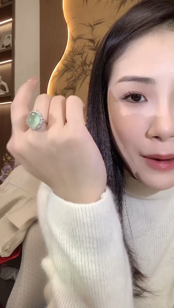 【闪购商品】翡翠戒指18K金镶嵌A68翡翠