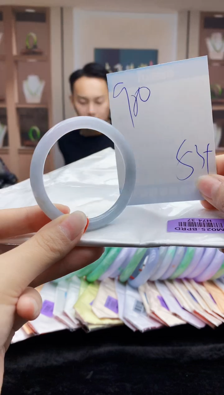 【闪购商品】翡翠手镯未镶嵌H74-37   