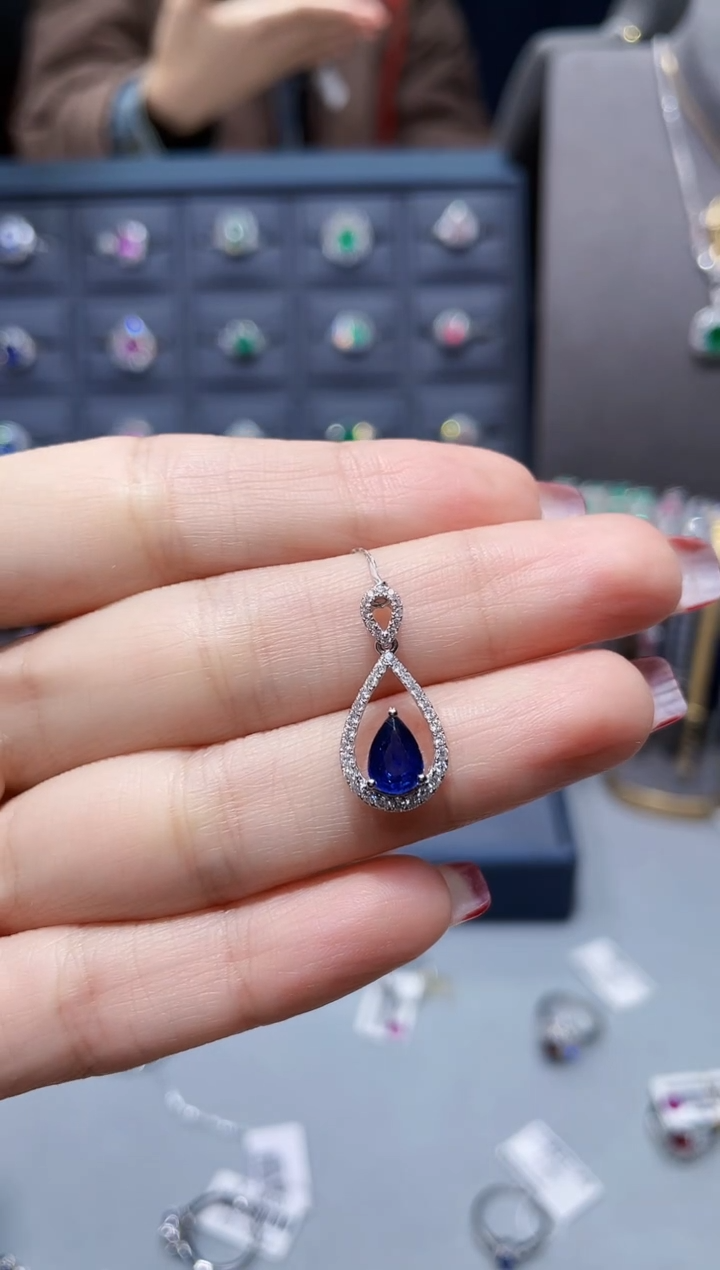 【闪购商品】蓝宝石吊坠(不含链)18K金镶嵌1.09克拉