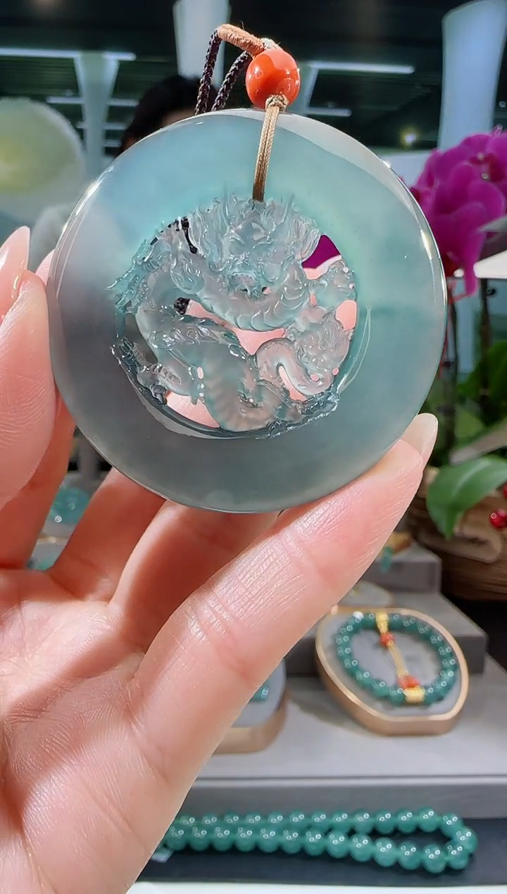 【闪购商品】翡翠吊坠(不含链)未镶嵌龙牌