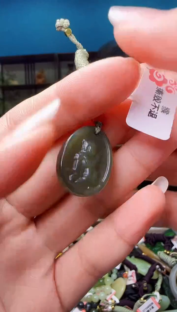 颈饰未镶嵌和田玉1