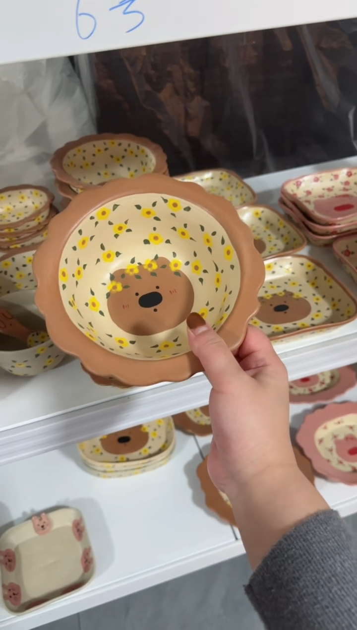 【闪购商品】小熊草帽盘高温瓷器