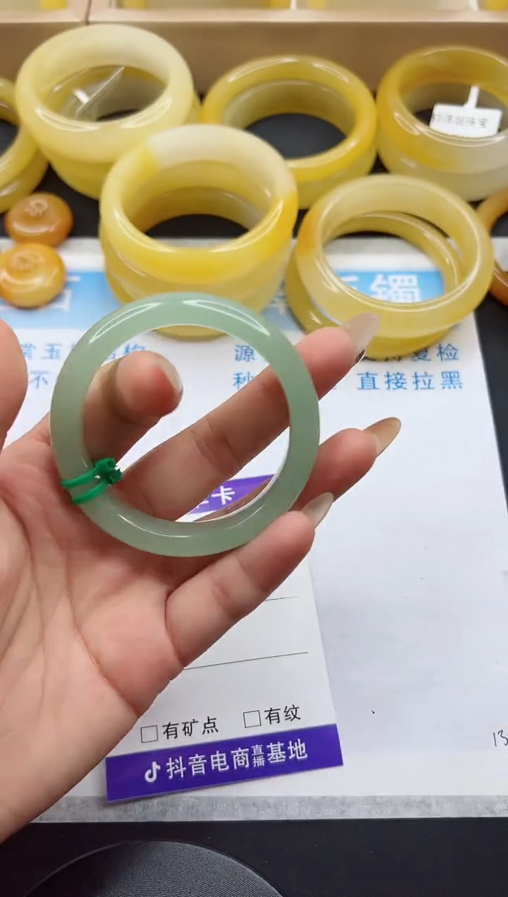【闪购商品】石英质玉手镯未镶嵌371-52+