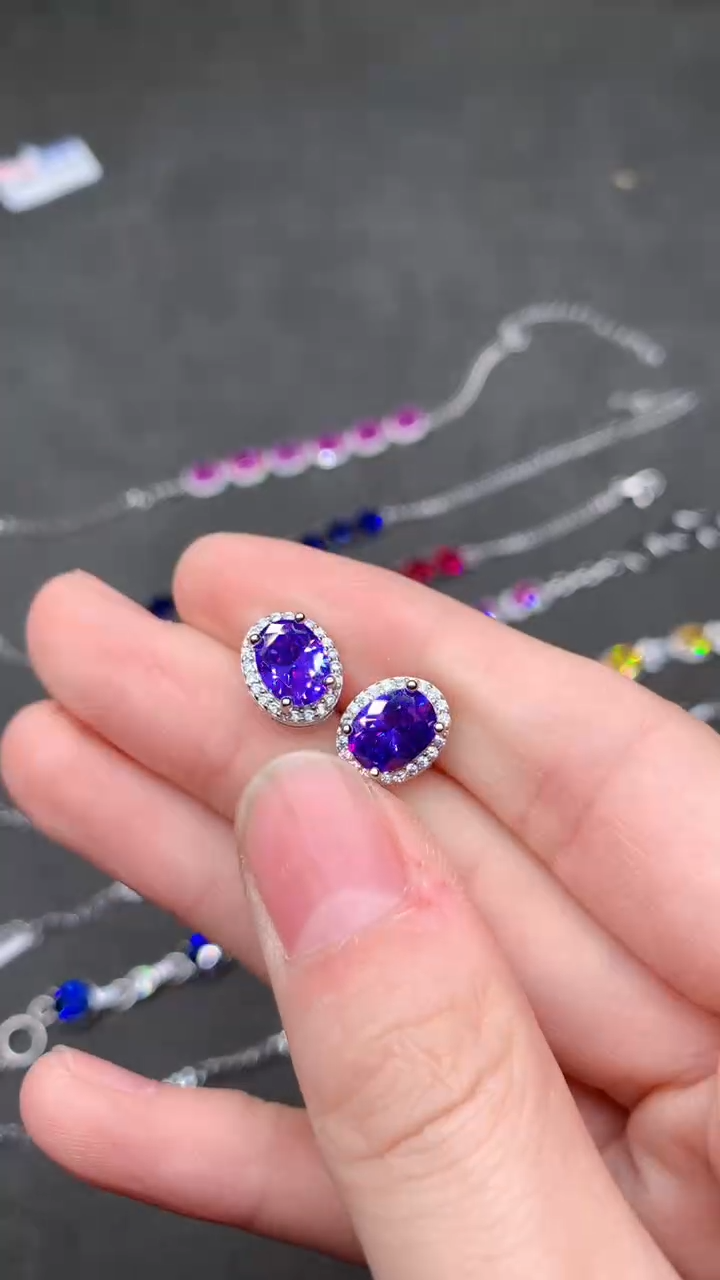 【闪购商品】蓝宝石耳钉银S925镶嵌...