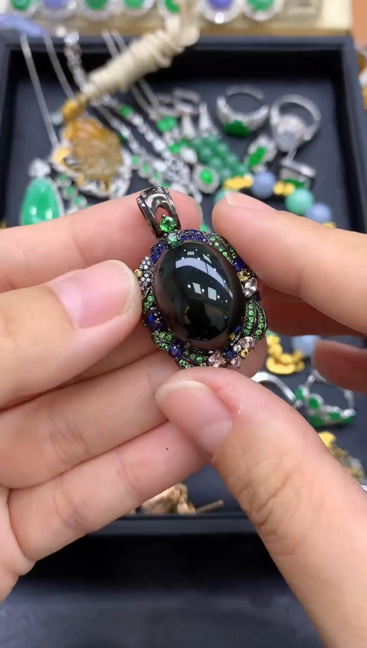 颈饰18K金镶嵌翡翠645-中国好珍宝