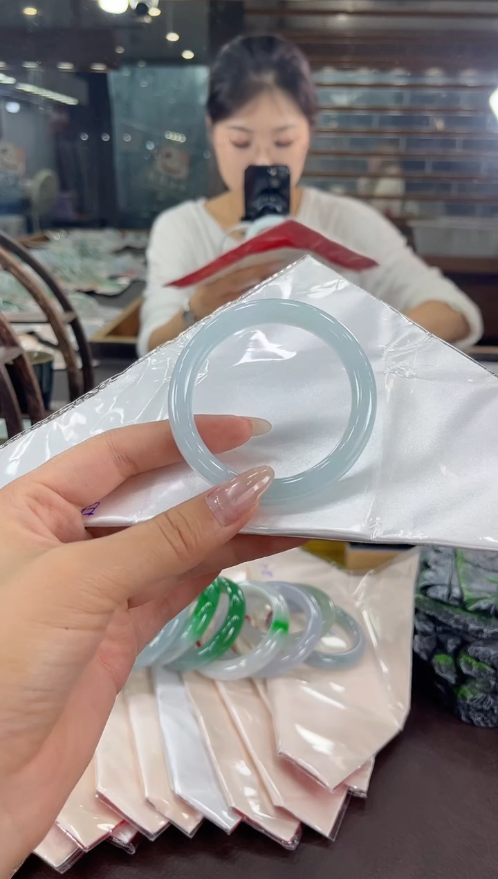 翡翠手镯未镶嵌冰篮圆条43