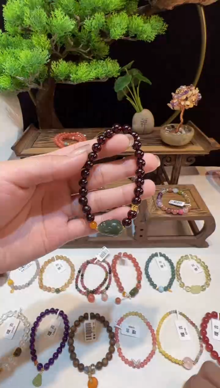 【闪购商品】石榴石手绳未镶嵌@@手饰