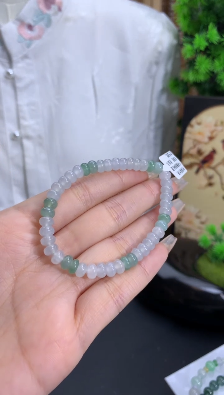【闪购商品】翡翠手链未镶嵌卡5.8mm