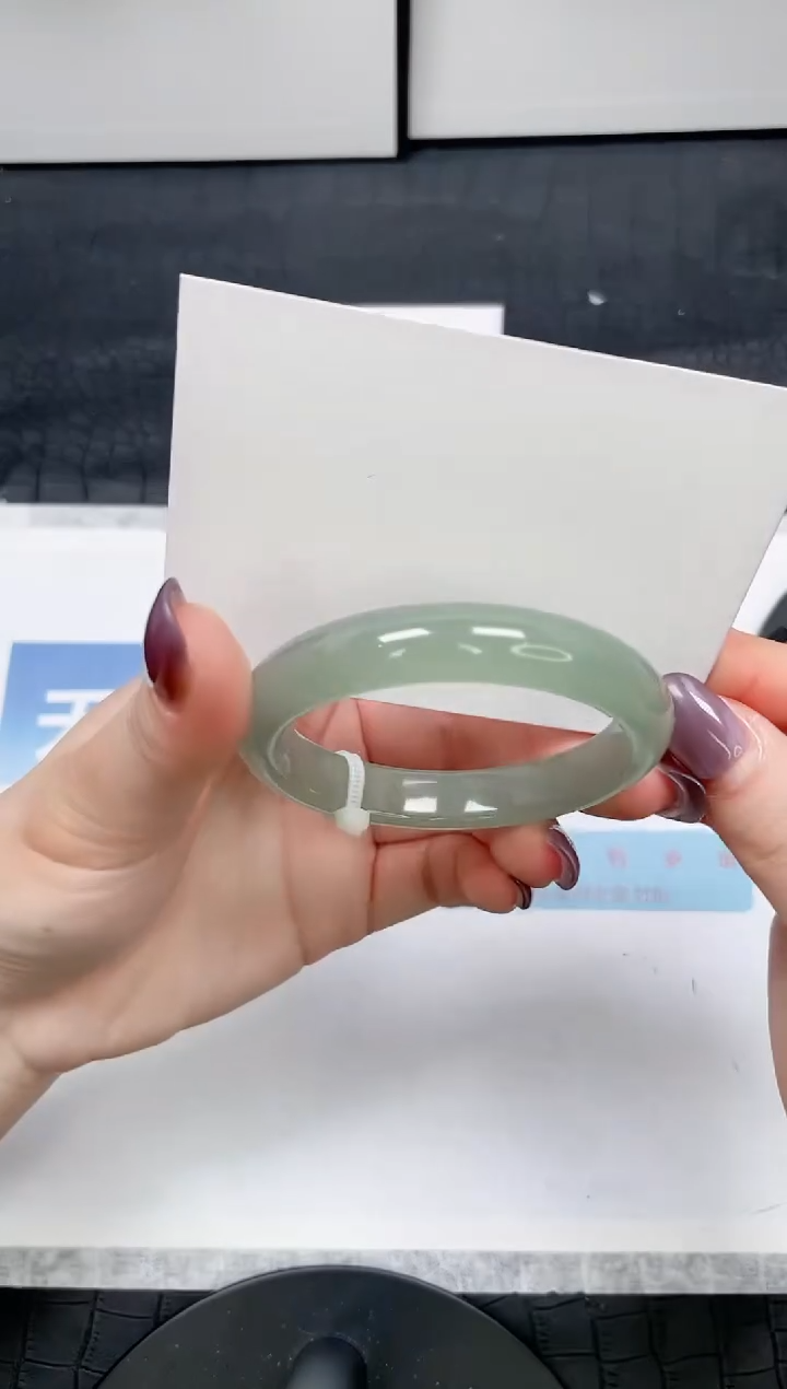 【闪购商品】石英质玉手镯未镶嵌110-53