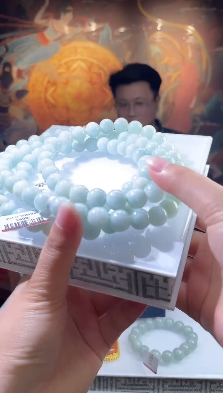 翡翠未镶嵌颈饰多样性发其一