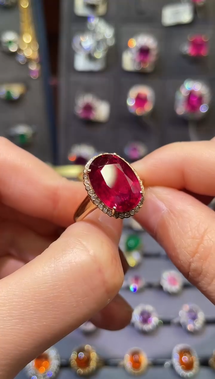 【闪购商品】红色碧玺戒指18K金镶嵌6.8ct