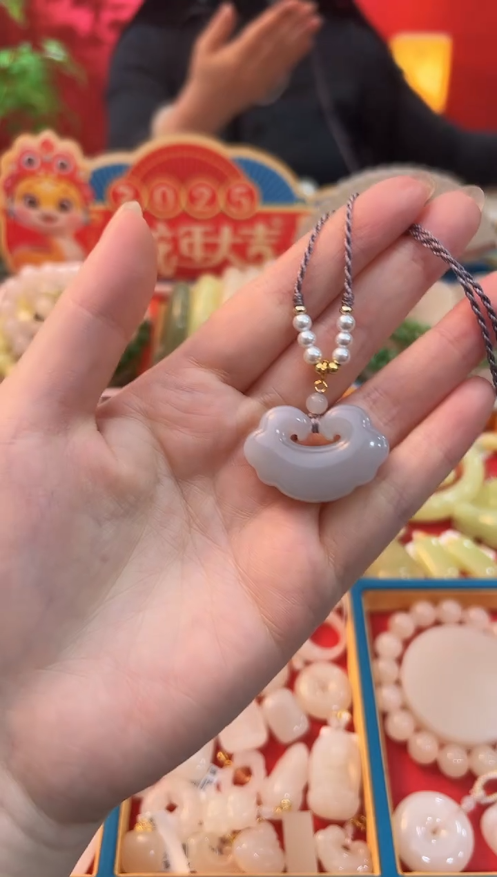 【闪购商品】和田玉吊坠未镶嵌烟紫香芋紫中号如意锁