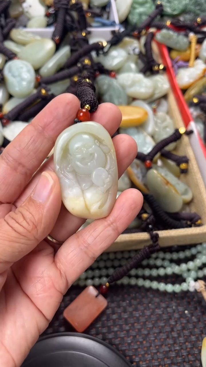 【闪购商品】和田玉颈饰未镶嵌多样性发货没有证书拍一发一有瑕