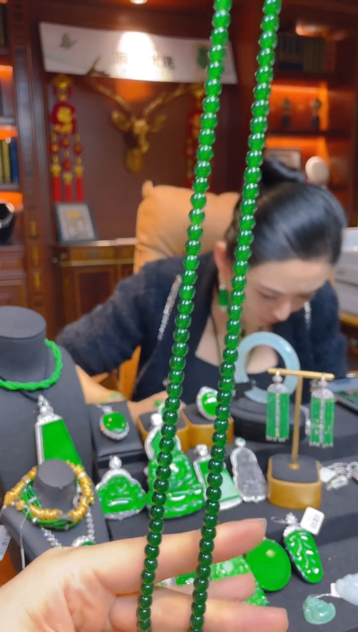 【闪购商品】翡翠颈饰未镶嵌119301天然A货翡翠珠串