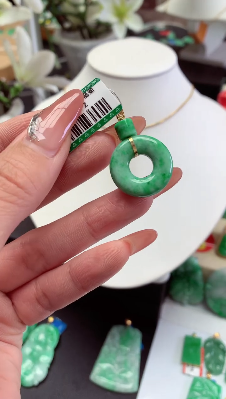 【闪购商品】翡翠吊坠(不含链)18K金镶嵌挂件