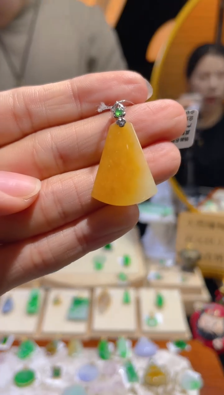 【闪购商品】翡翠颈饰18K金镶嵌假一赔三