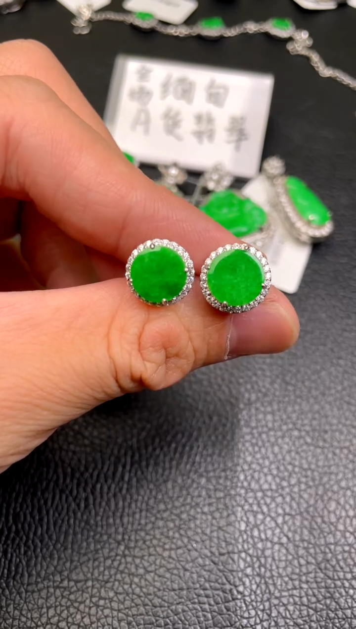 【闪购商品】翡翠吊坠(不含链)银S925镶嵌耳钉
