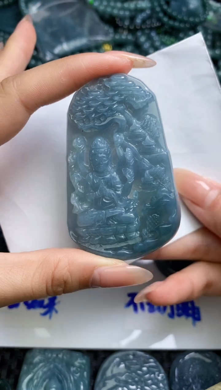 【闪购商品】翡翠颈饰未镶嵌         