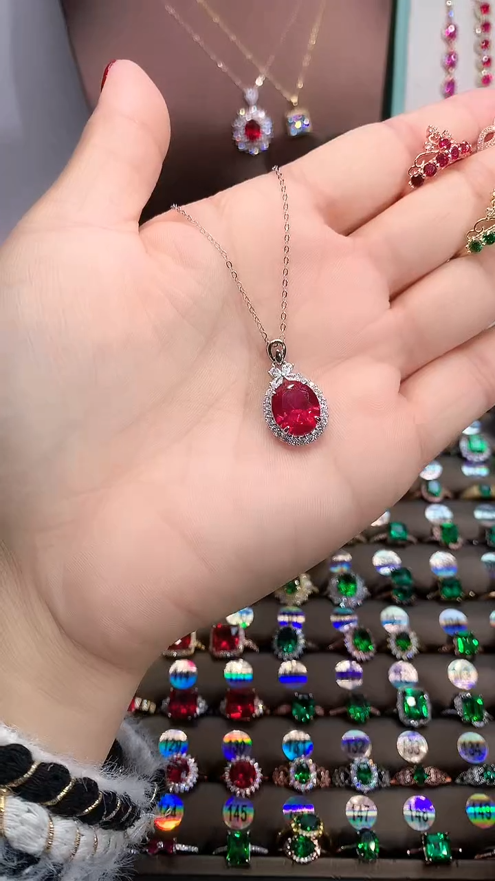 【闪购商品】红宝石吊坠(赠链)银S925镶嵌银色