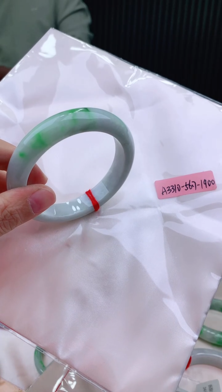 未镶嵌手镯翡翠56+