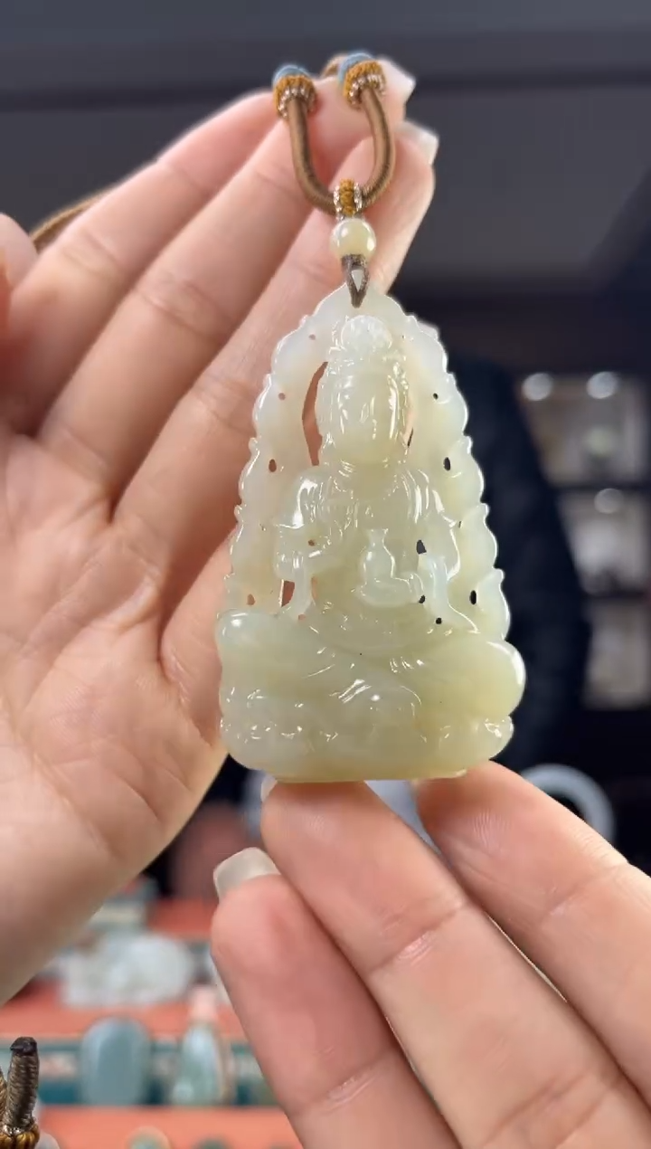 颈饰未镶嵌和田玉佩佩