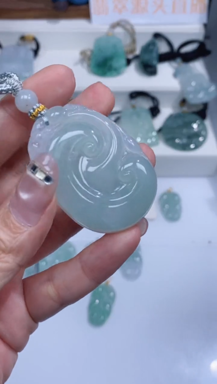 颈饰未镶嵌翡翠吊坠