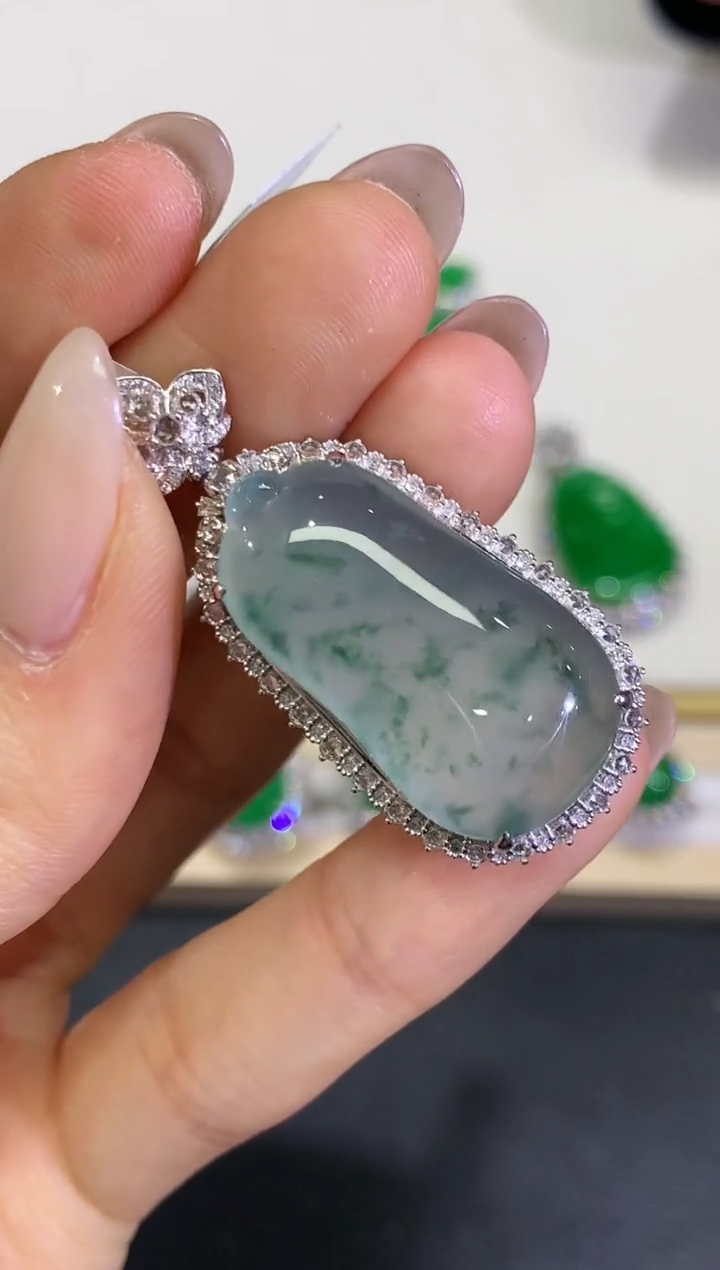 【闪购商品】翡翠颈饰18K金镶嵌团购20