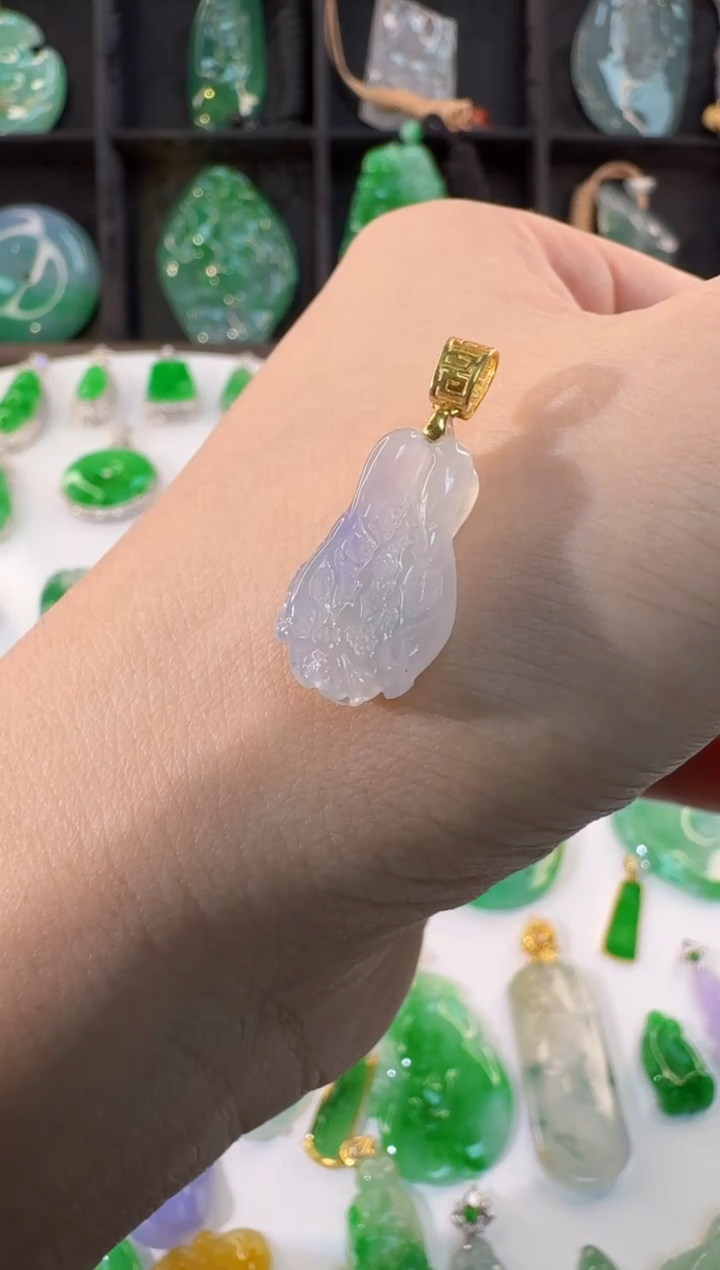 颈饰18K金镶嵌翡翠缅甸A货翡翠