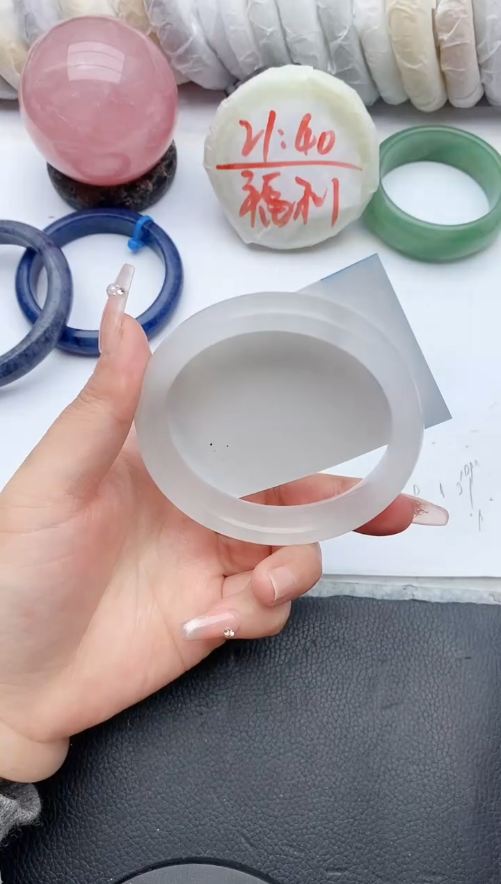 【闪购商品】石英质玉手镯未镶嵌144+63/64