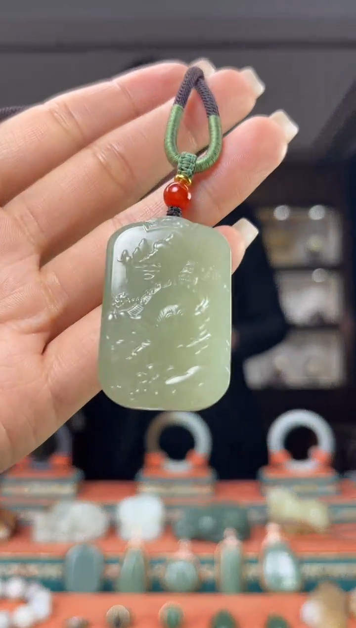 颈饰未镶嵌和田玉佩佩